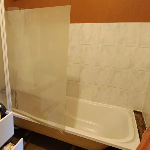 Rénovation de salle de bain suite dégât des eaux par ancienne baignoire